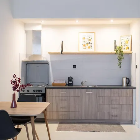 Malvina's Dream 2. Lower Ground Renovated Getaway